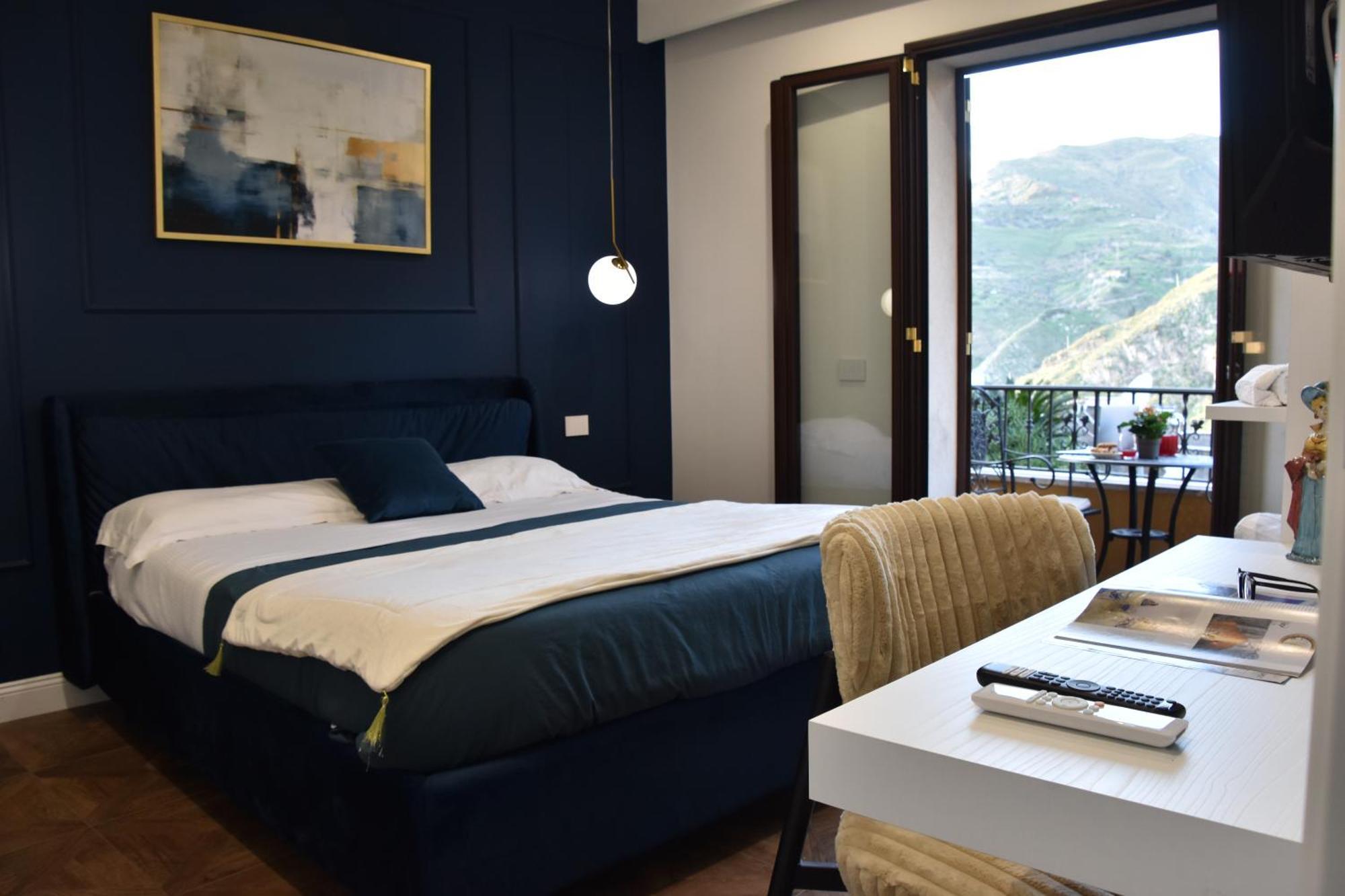 Gloden House Apartments 陶尔米纳 外观 照片