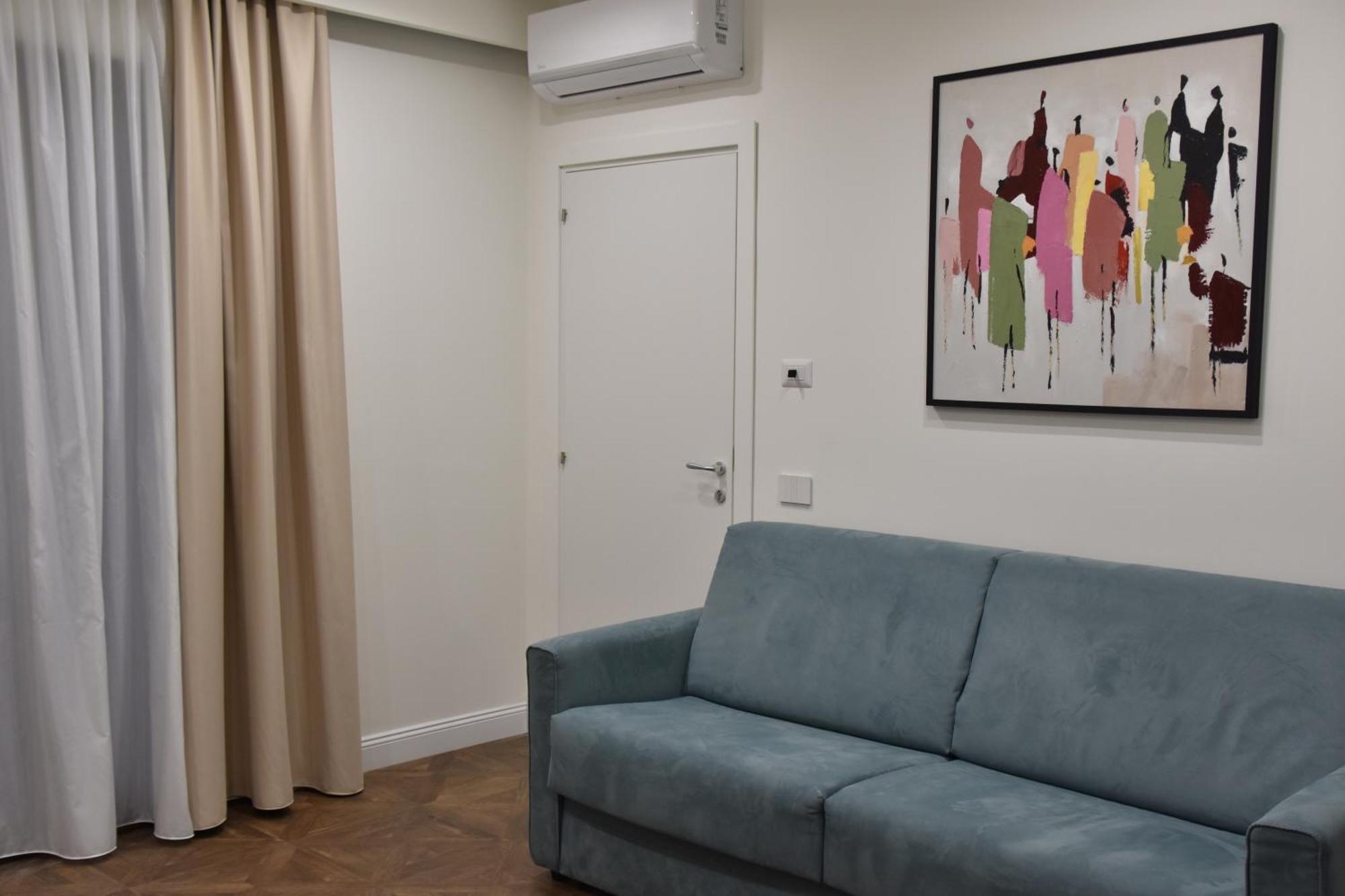 Gloden House Apartments 陶尔米纳 外观 照片